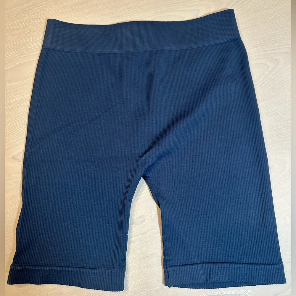 Nikibiki Ribbed Set - Picture 2 of 3